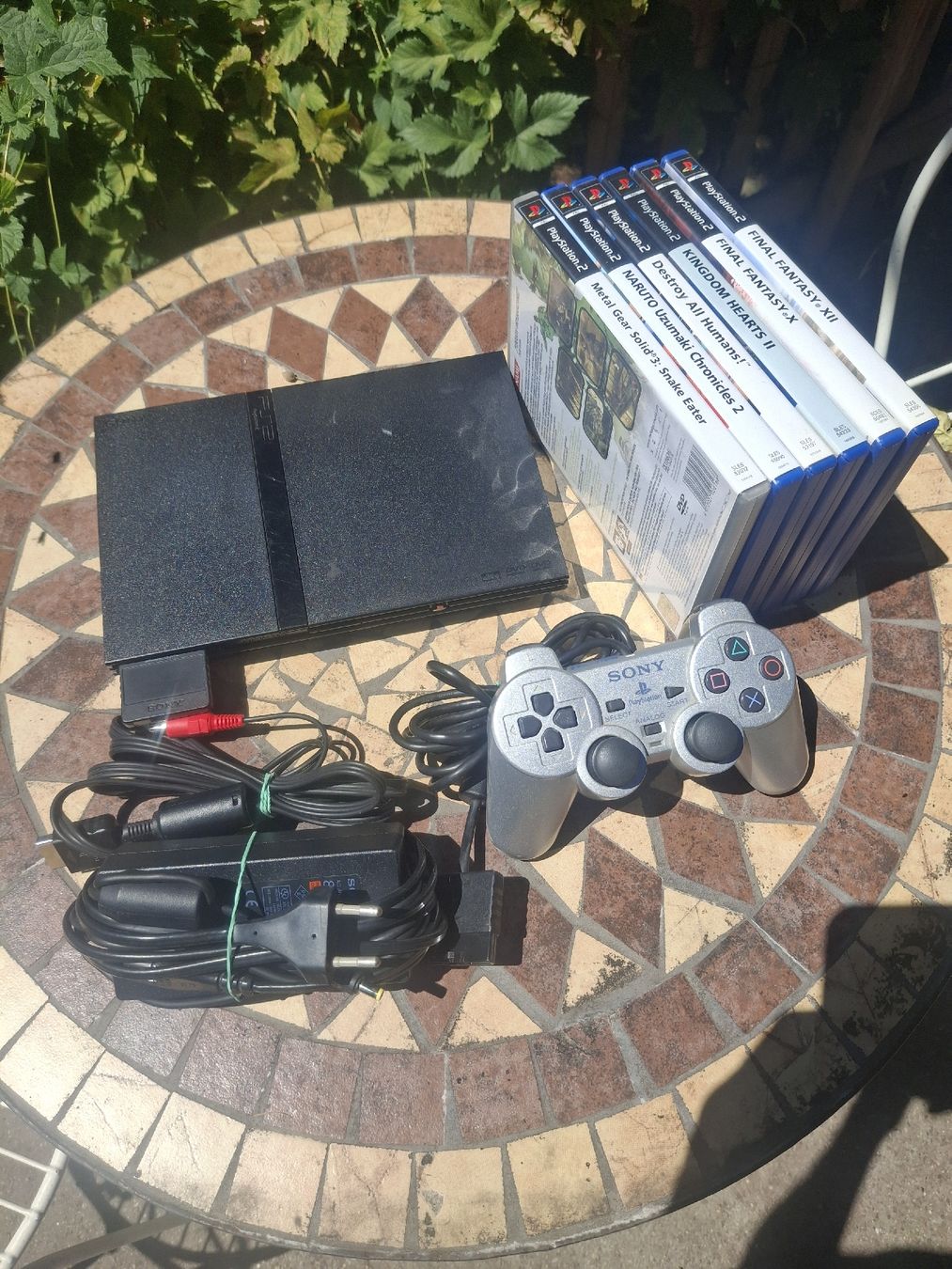 Sony Konsolen: Playstation 2 Konsole mit Spielen und Controller – Gebraucht aus Heimenschwand von fahrni01