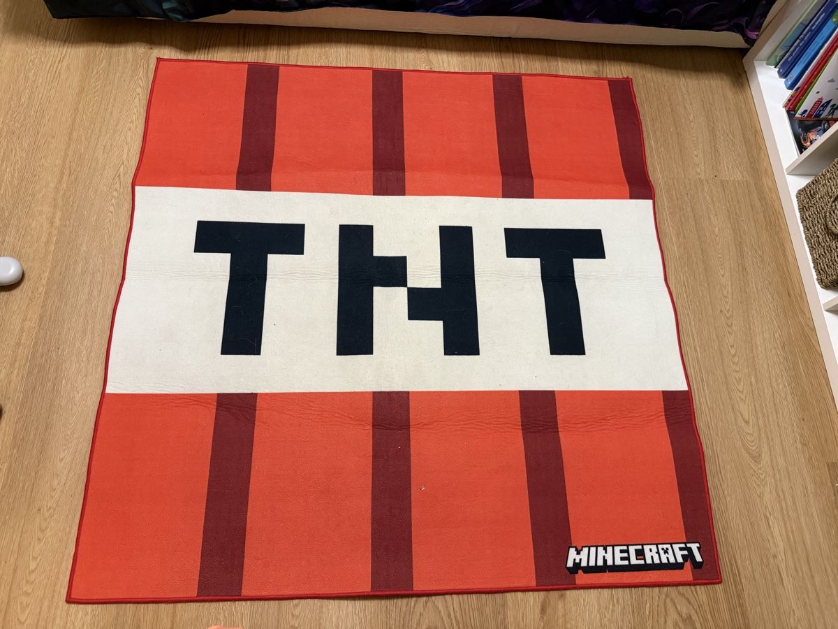 Teppiche: Tapis Minecraft TNT 120x120cm – Gebraucht aus Chenens von anasantos90