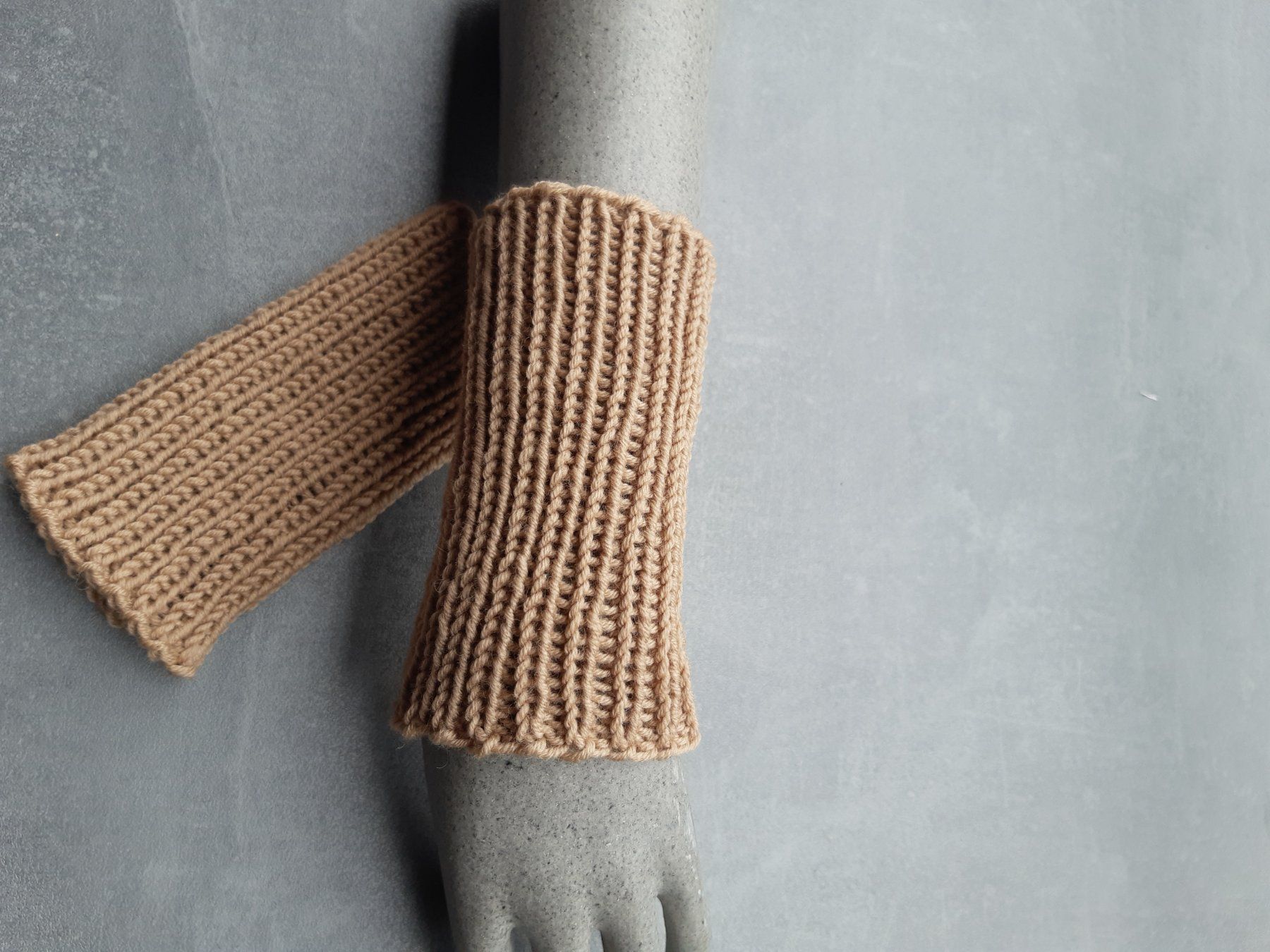 Handschuhe & Handstulpen: Pulswärmer  hellbraun – Neu (gemäss Beschreibung) aus Schüpfheim von joru5860