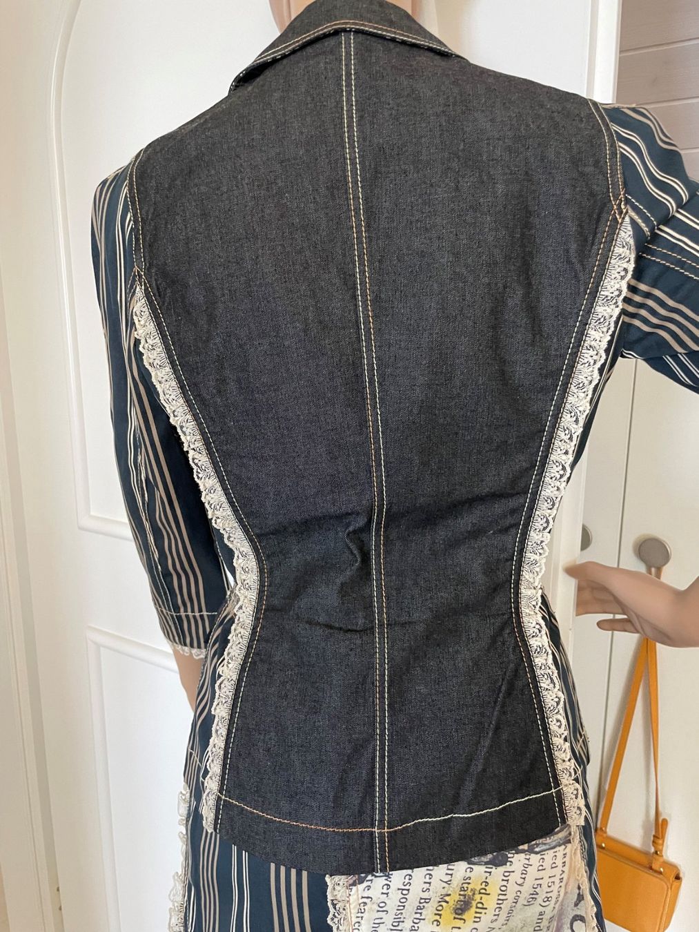 Giacche: Lässige Jeansjacke von Cappopera – Usato da Meisterschwanden venduto da Taragoa 3