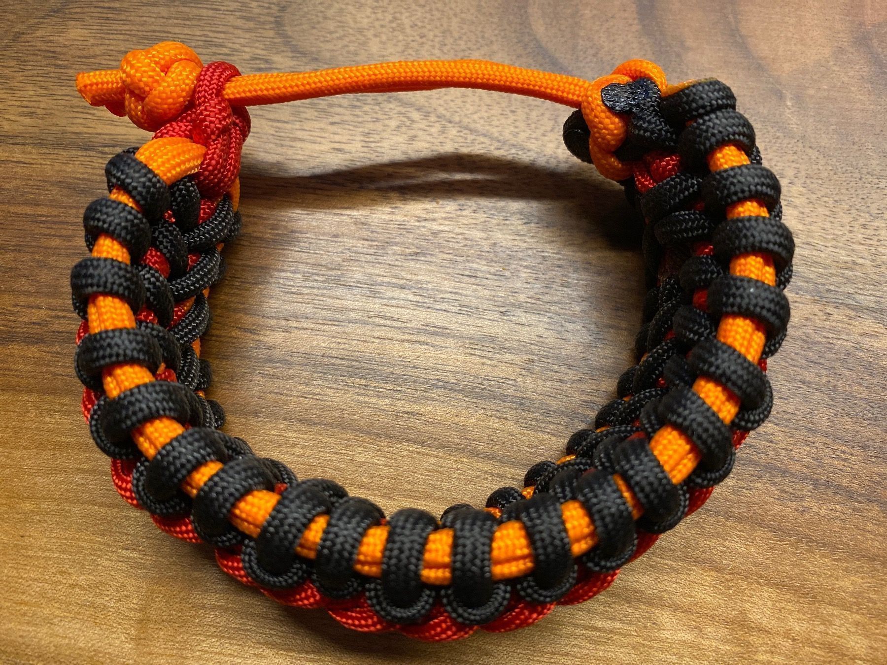 Bracciali & Braccialetti: Armband aus Paracord 550 – Nuovo (secondo la descrizione) da Reinach BL venduto da Sdruefenacht 1
