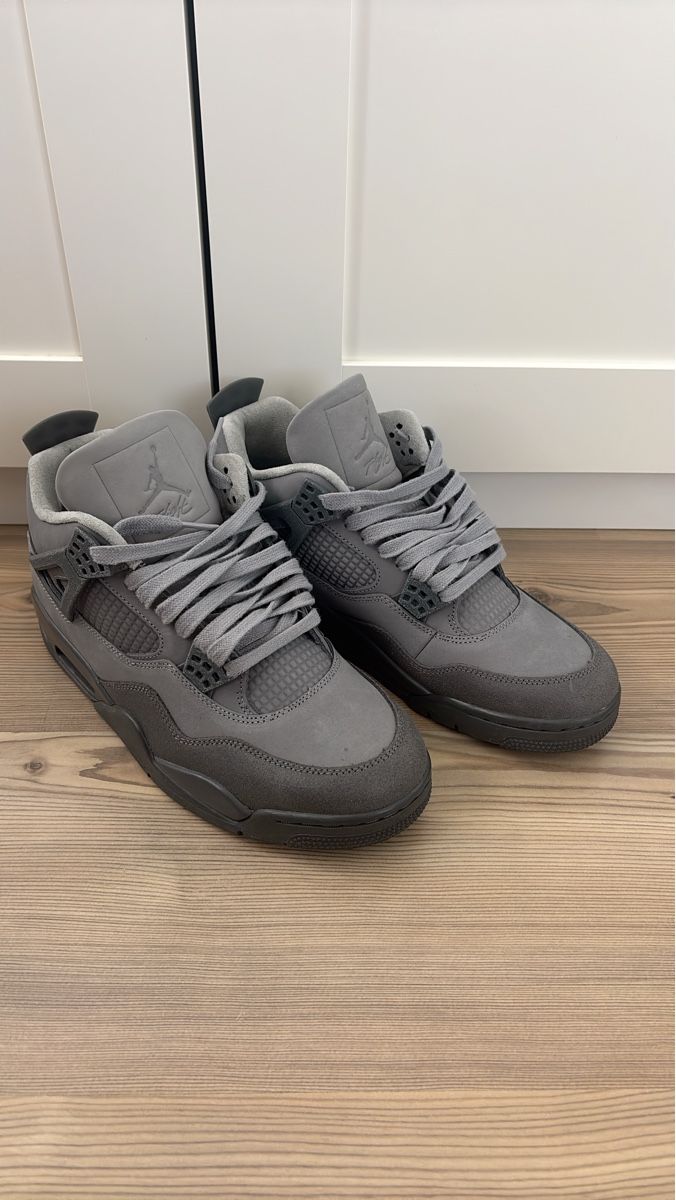 Jordan Scarpe da uomo: Air Jordan 4 grau – Nuovo (secondo la descrizione) da Windlach venduto da ssp_k9j9