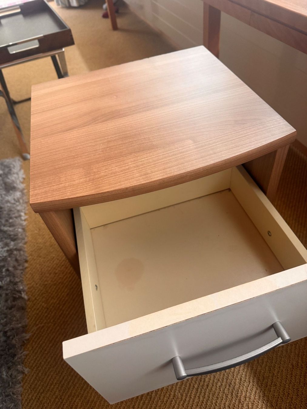 Comodini: Nachttisch mit zwei Schubladen – Usato da Baar venduto da Arina2 4