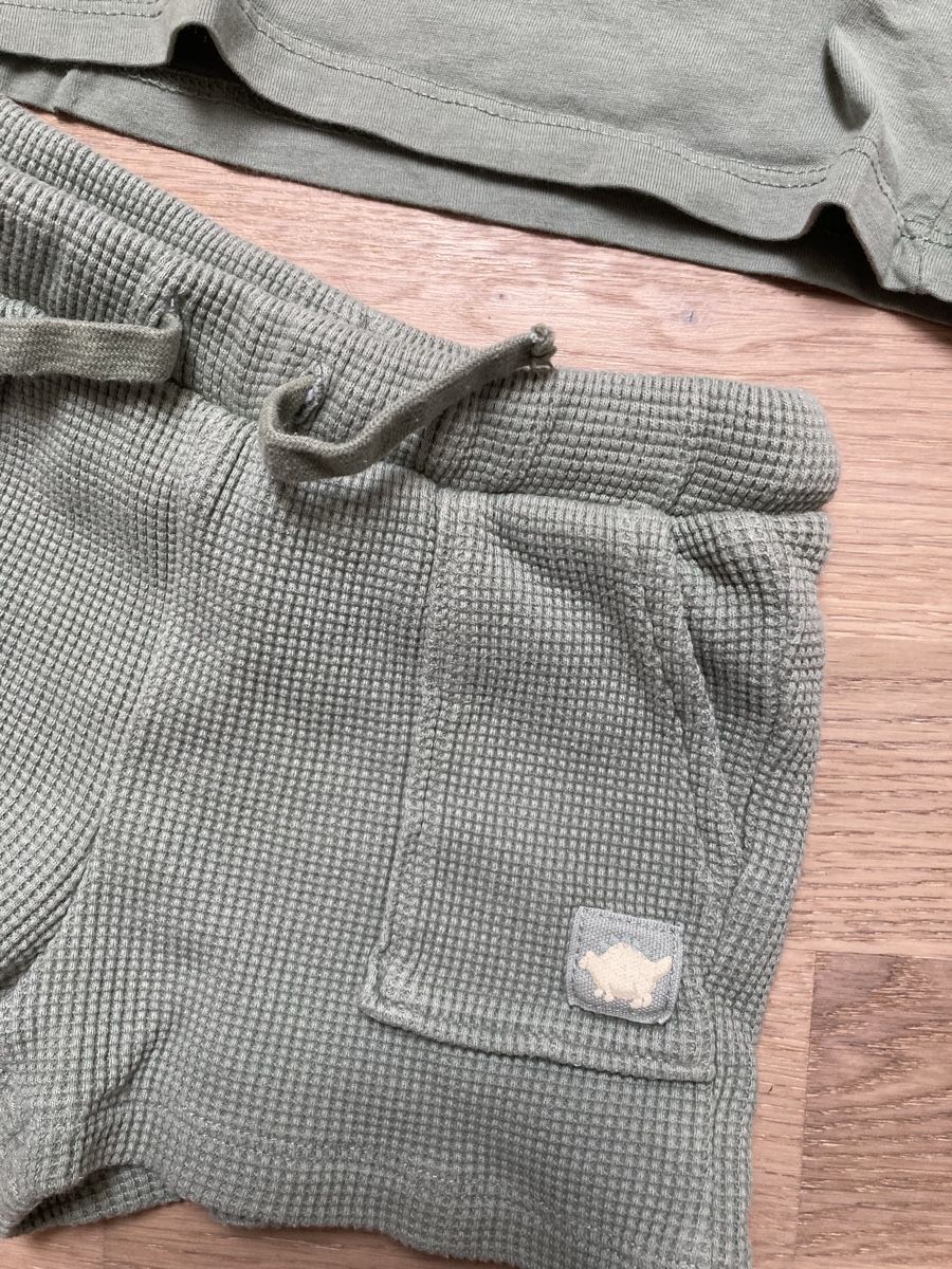 H&M Kleiderpakete & -sets: Sommerset dinosaurier Grösse 74 – Gebraucht aus Kefikon ZH von Klukka97 3