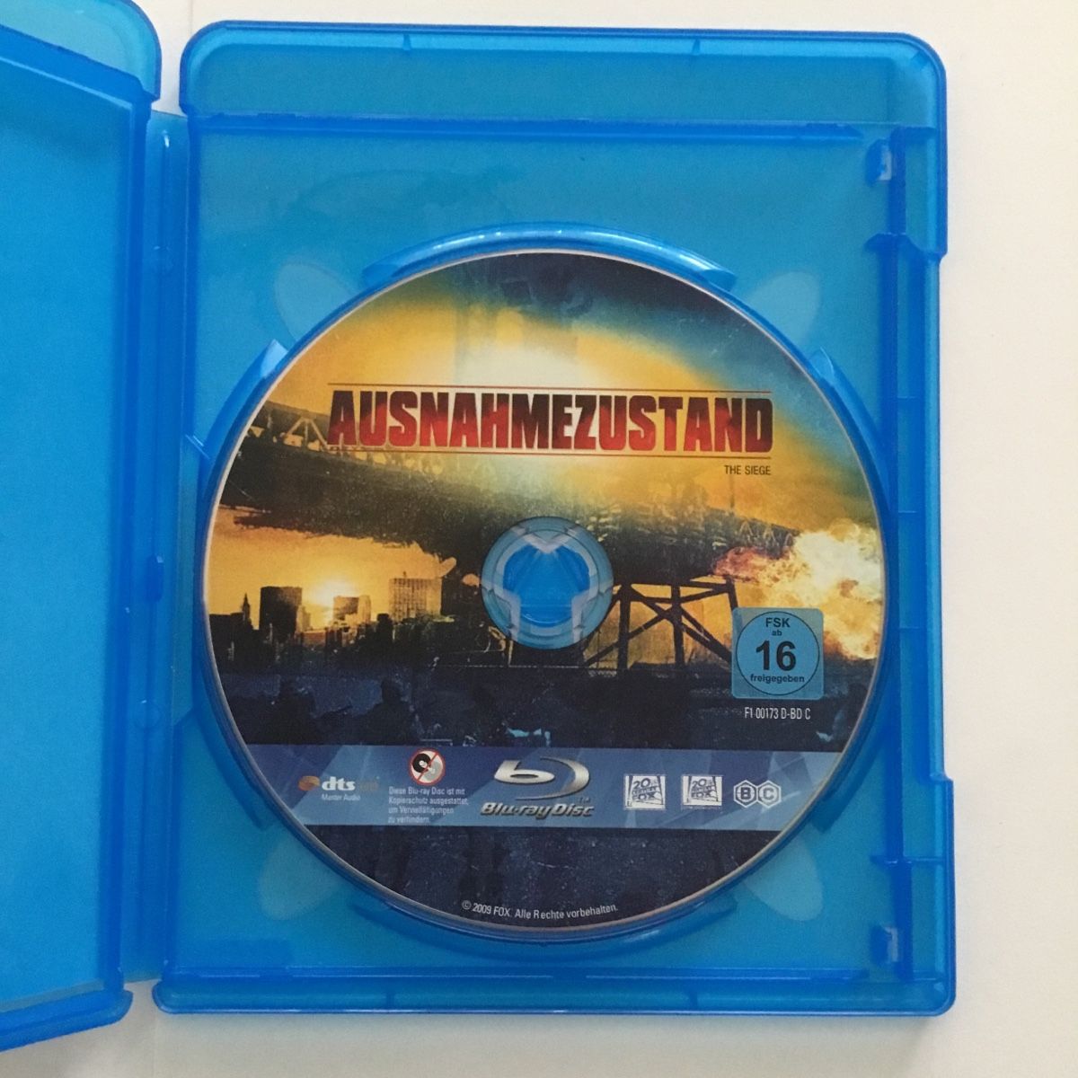 Tutti i DVDs: Ausnahmezustand Blu Ray Vergriffen Neu Wertig – Nuovo (secondo la descrizione) da Blauen venduto da berlingo65 2