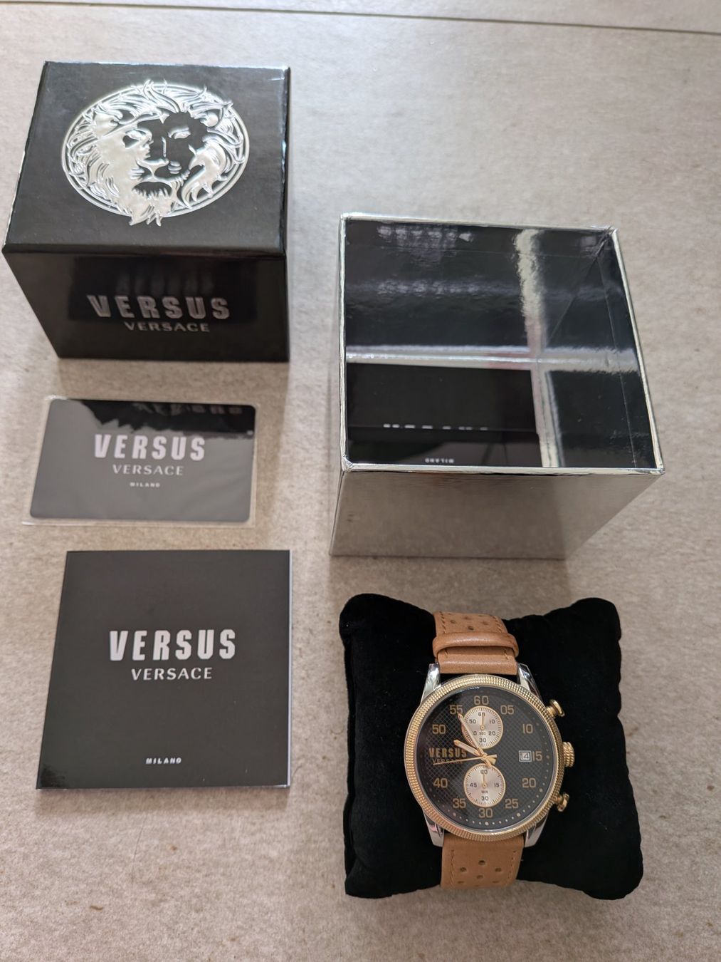 Versace Orologi: Versus Versace Men's Uhr (44mm) – Nuovo (secondo la descrizione) da Zürich venduto da storm99