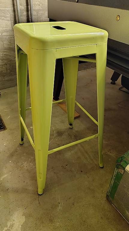 Hocker: 4 farbige Barhocker aus Metall  – Gebraucht aus Winterthur von NWidmer 1