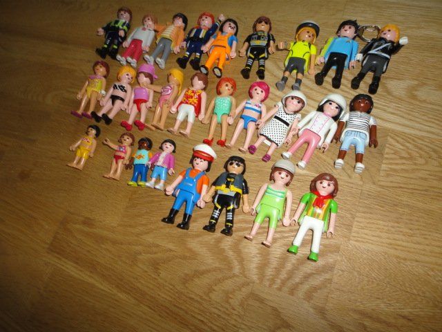 Playmobil Giocattoli: PLAYMOBIL 27 X FIGUREN – Usato da Teufen AR venduto da Donschabl 4