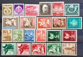 DEUTSCHES REICH: Ein Lot Postfrische ** aus 1942–1945