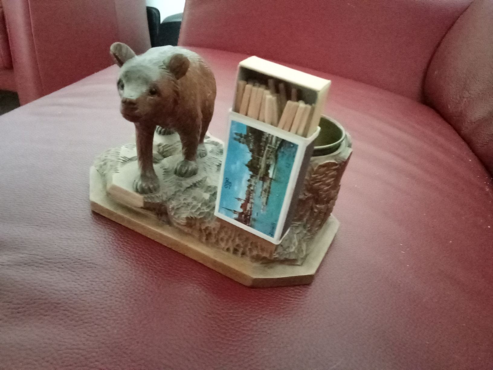 Statuette: BRIENZERBÄR ASCHENBECHER – Usato da Muri BE venduto da Alk