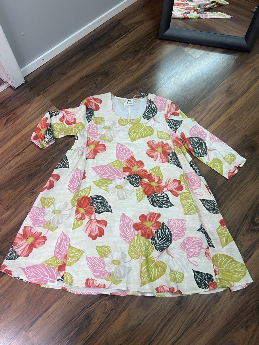 Kleider: Kleid mit Blumenmuster, Attic and Barn, Groesse 40 – Neu (gemäss Beschreibung) aus Burgdorf von puppennetz