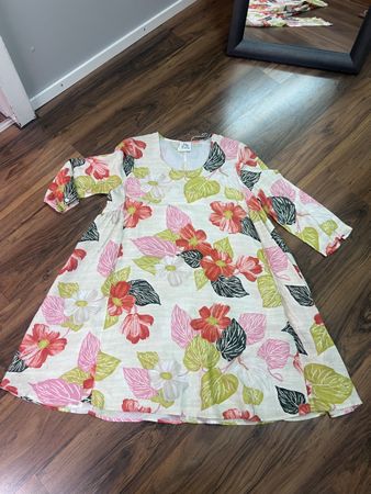 Kleid mit Blumenmuster, Attic and Barn, Groesse 40