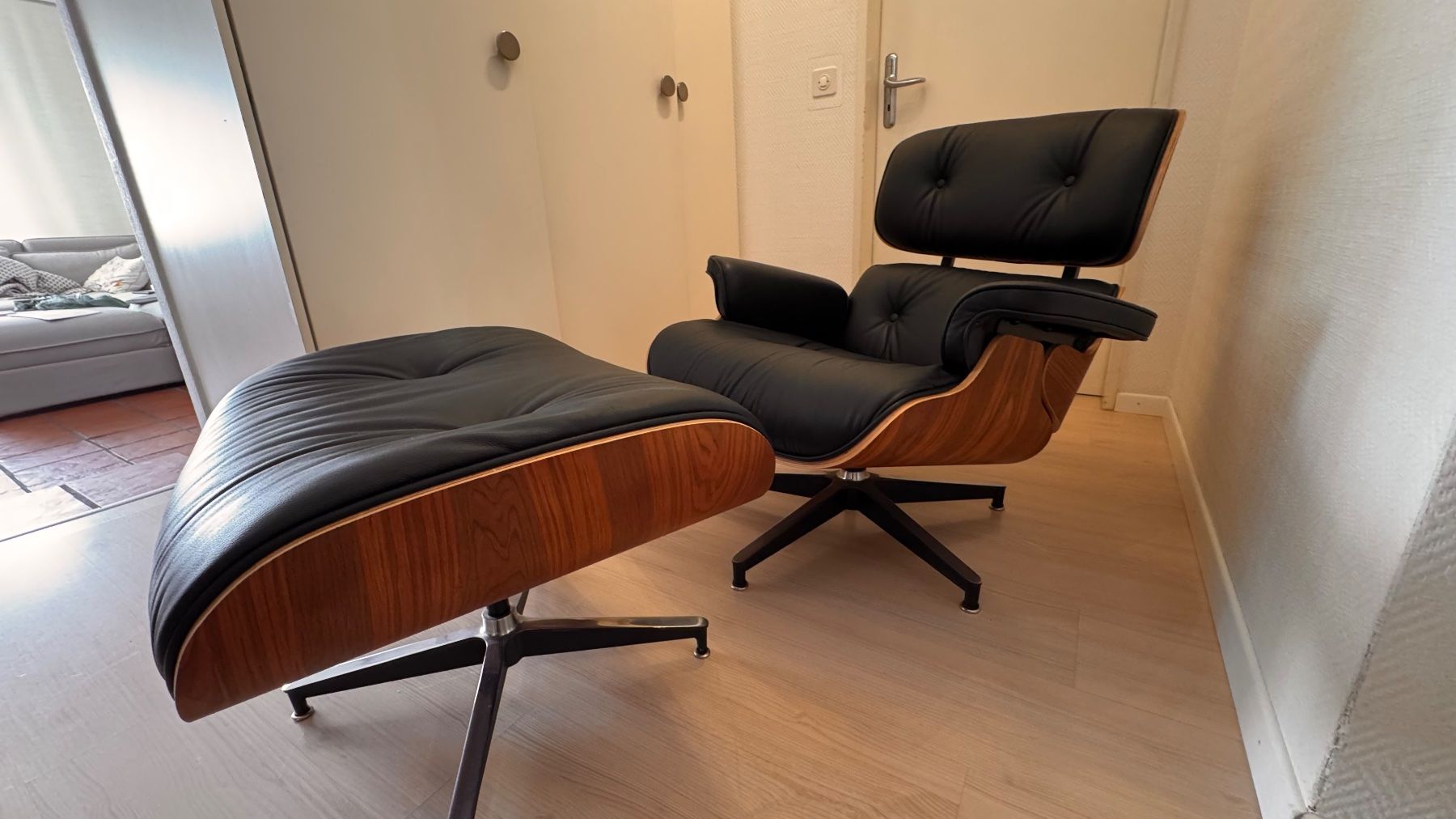 Sessel: Design-Sessel mit Hocker (Replica) – Gebraucht aus Oetwil an der Limmat von dan_mariner 1