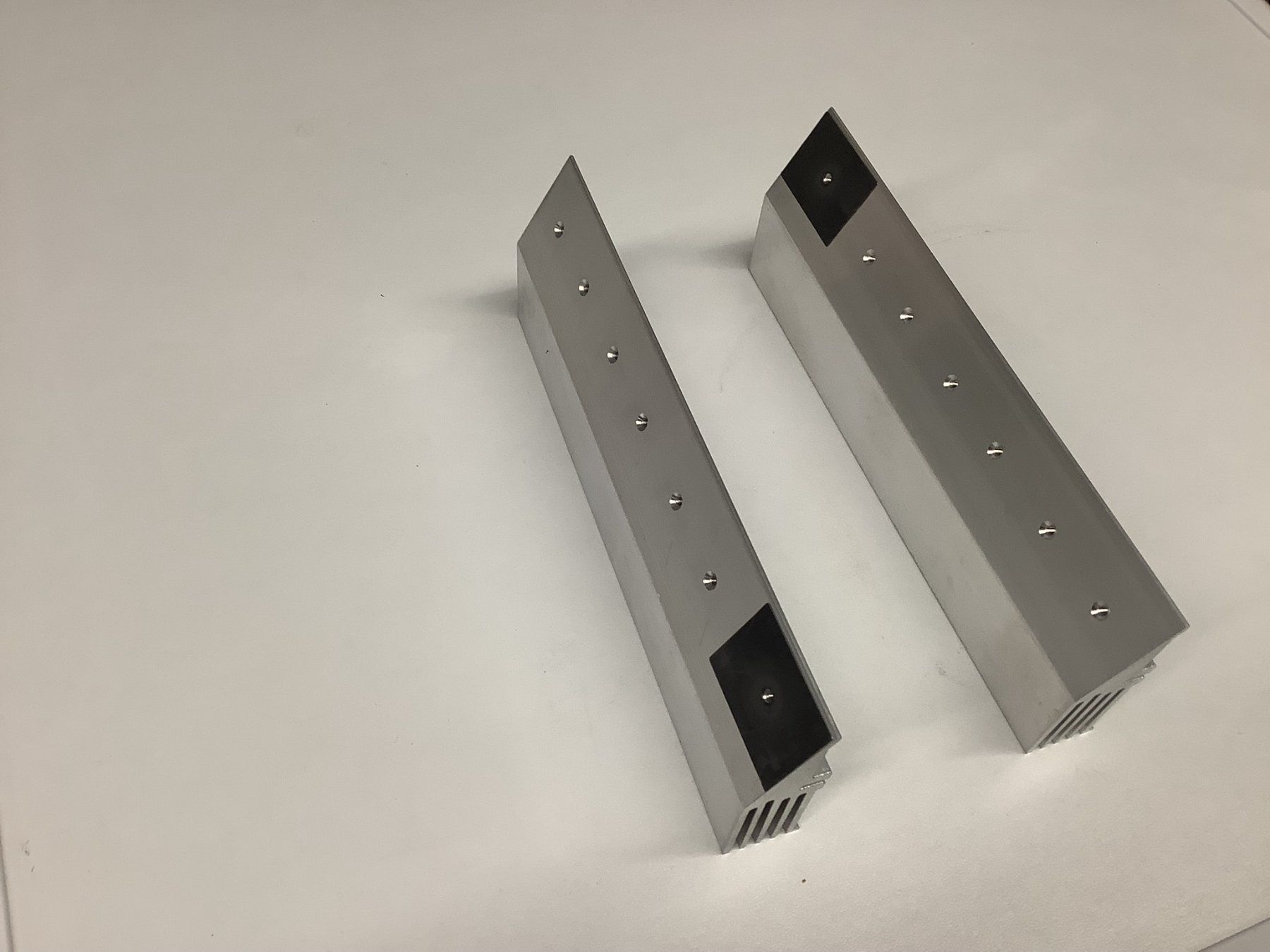 Componenti elettronici: KÜHLKÖRPER ALUMINIUM – Usato da Glarus venduto da Mdelphi 5