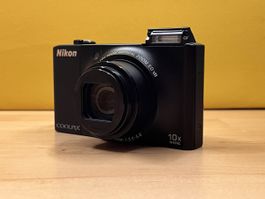 Nikon Coolpix S8000 CCD Zoomkamera Reisekamera
