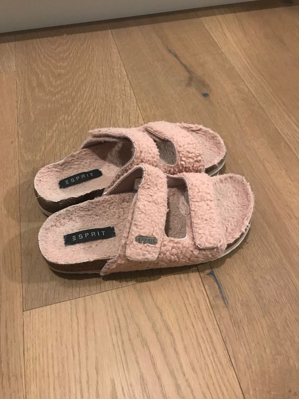 Esprit Scarpe da donna: Esprit Hausschuhe Gr. 37 – Usato da Affoltern am Albis venduto da variablend