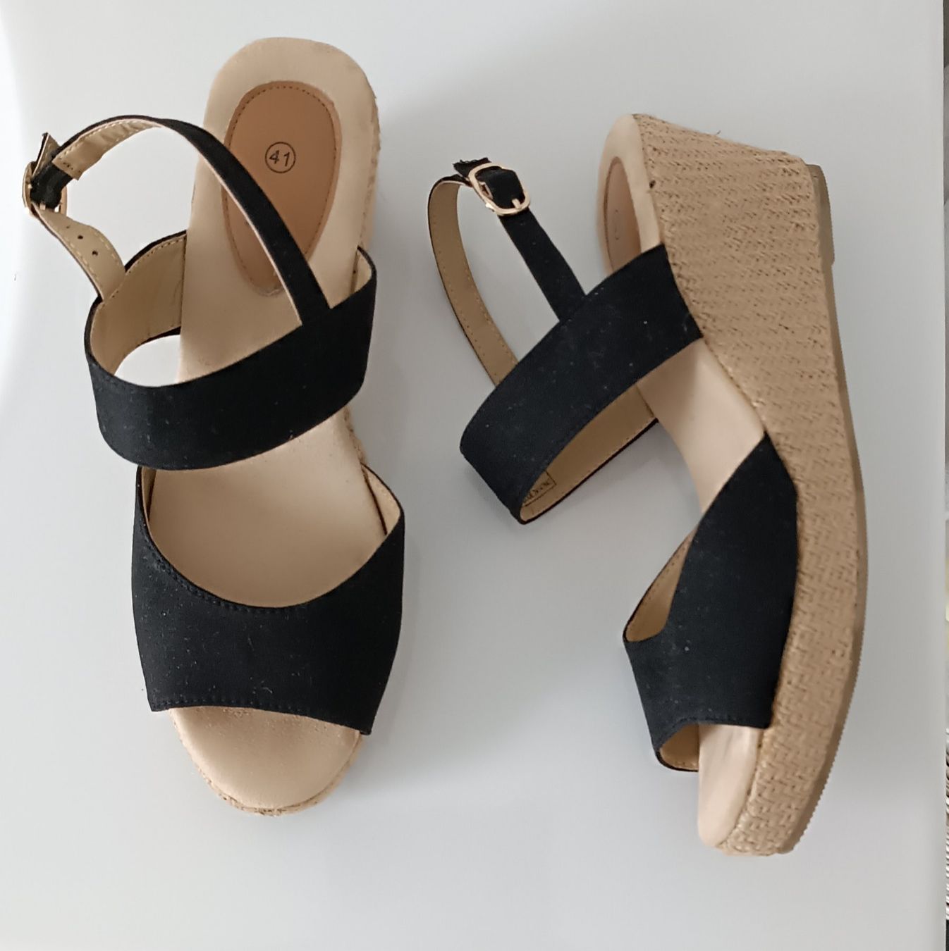 Scarpe da donna: Keilabsatz-Sandalen Gr. 41 – Usato da Pfungen venduto da pegbob
