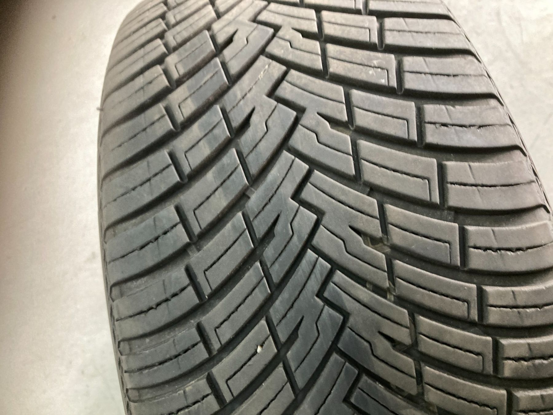 Pirelli Pneus & Kompletträder: 235/50R19 Pirelli Allseason – Gebraucht aus Cham von WB2223 5