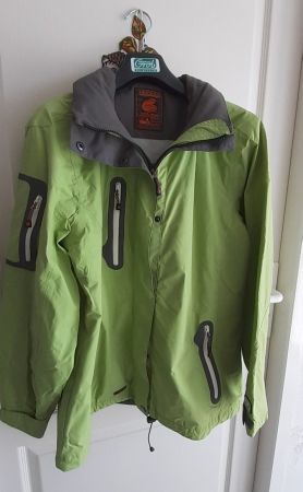 Outdoor /Regen-Jacke Iguana Performance Waterproof Gr 42-44