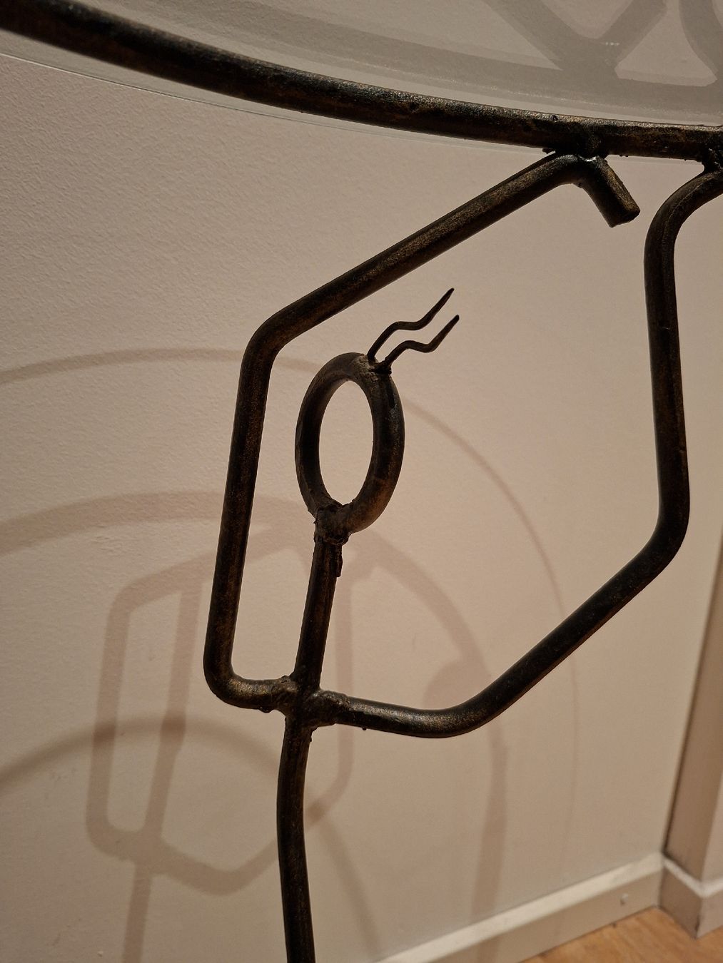Tische: Design Beistelltisch "Dancing Figures Side Table" – Gebraucht aus Oftringen von Nore1990 6