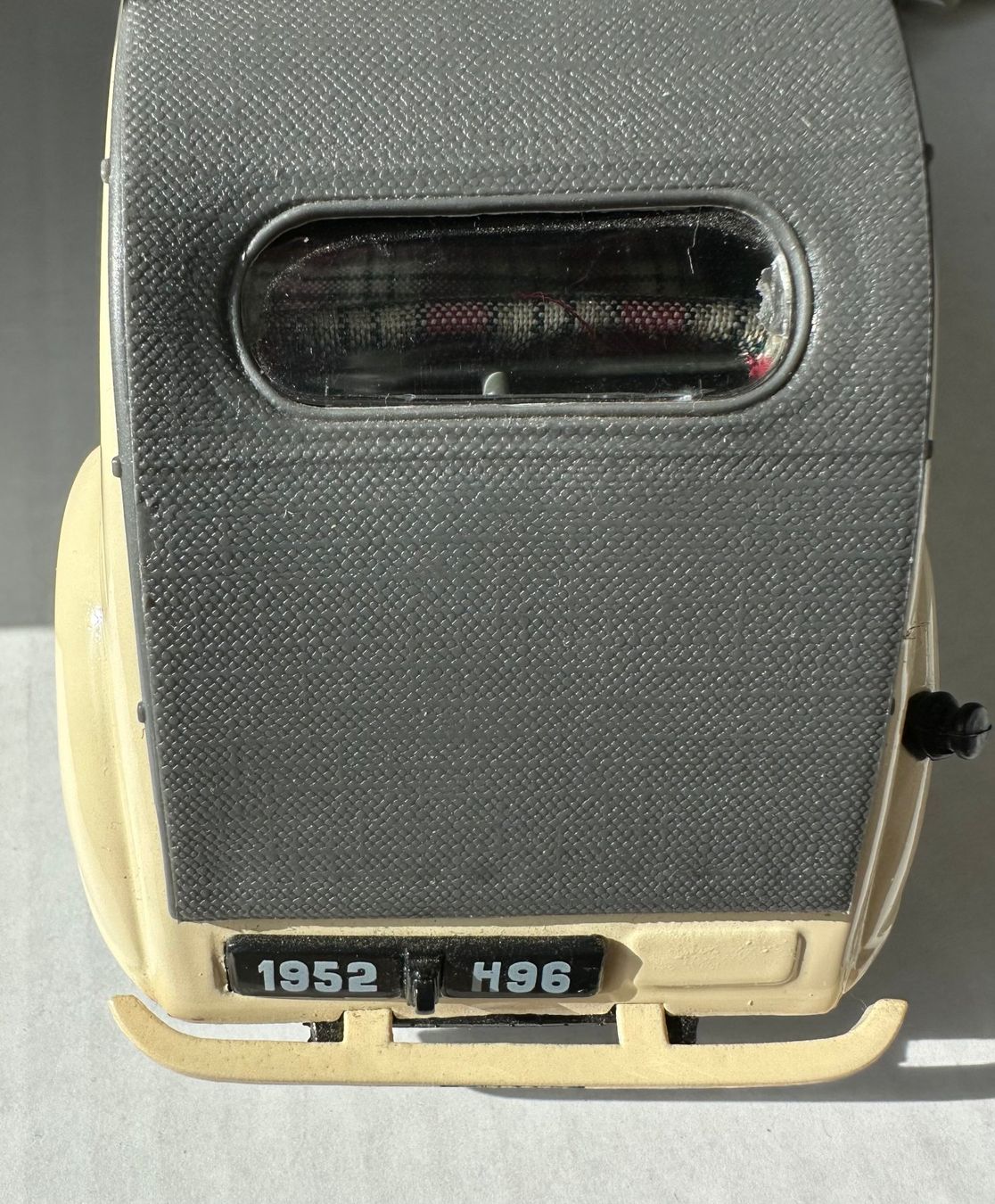 Citroën Modellini d'auto: Citröen 2CV Modell, Döschwo  1:18 – Usato da Adligenswil venduto da e17s15 5