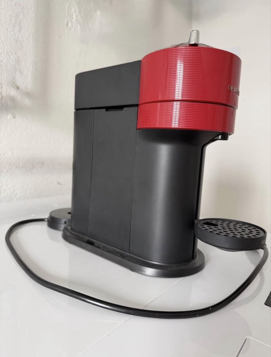 Nespresso Kaffeemaschinen & Espressomaschinen: Machine à café Nespresso Vertuo Krups rouge – Neu (gemäss Beschreibung) aus Lausanne von Stephaniesdressing 3