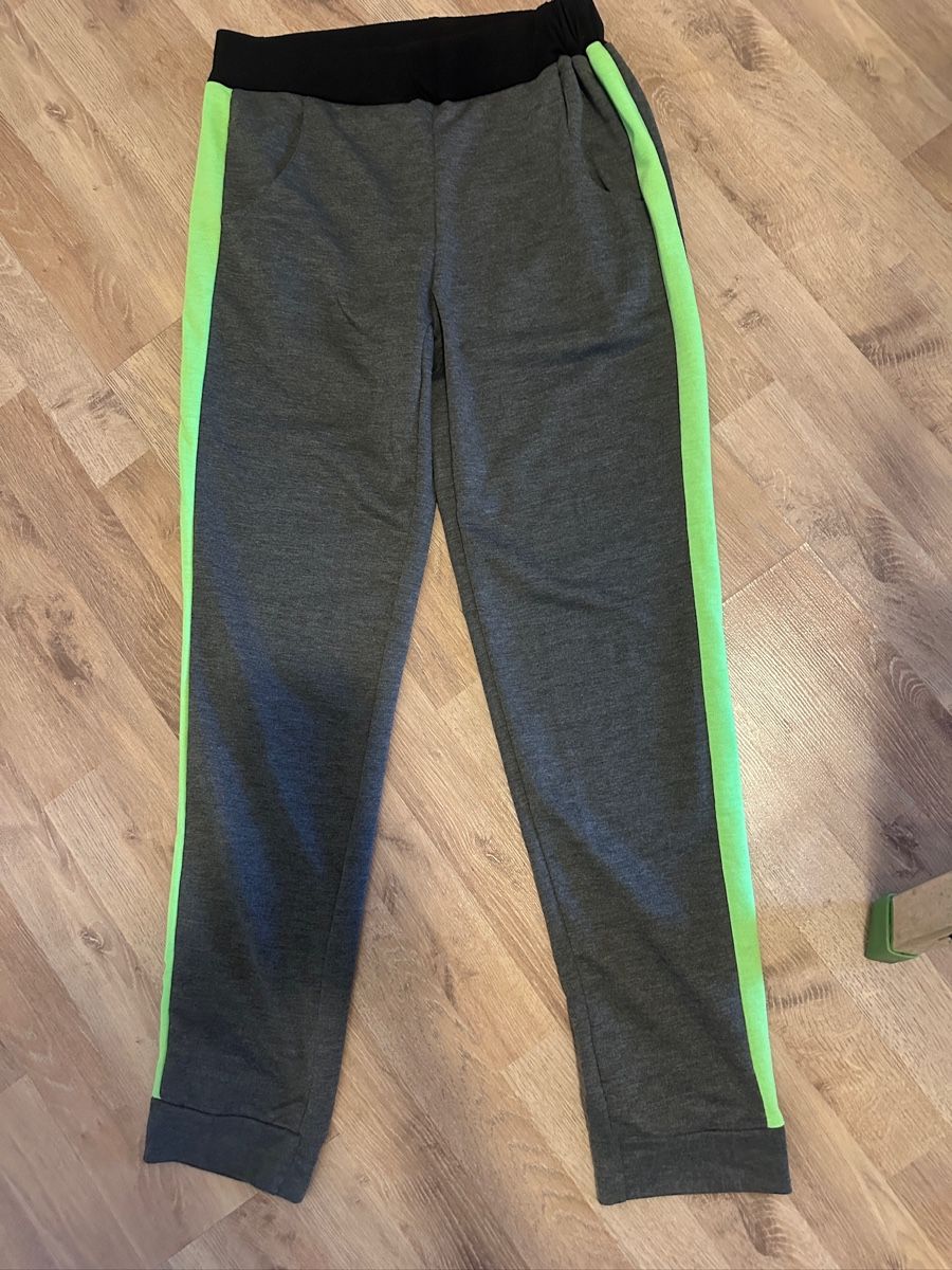 Lotti di vestiti: Jogging bas et haut gris-vert – Nuovo e nell'imballaggio originale da Boussens venduto da sko_9w6t 1