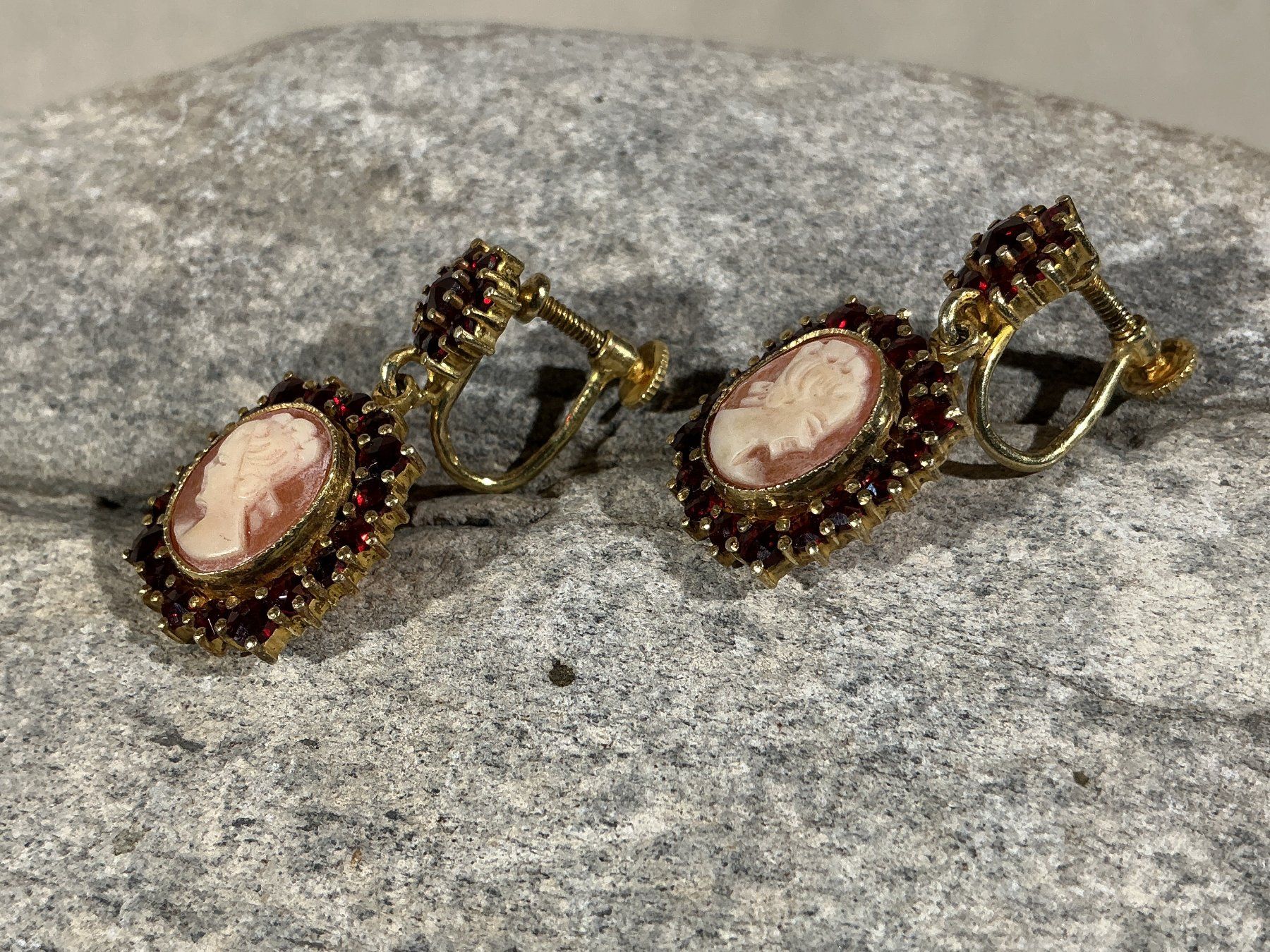 Orecchini pendenti & Orecchini a lobo: BÖHMISCHER GRANATSCHMUCK Ohrclips Cameé – Nuovo (secondo la descrizione) da Richterswil venduto da Restwert_Richterswil 3