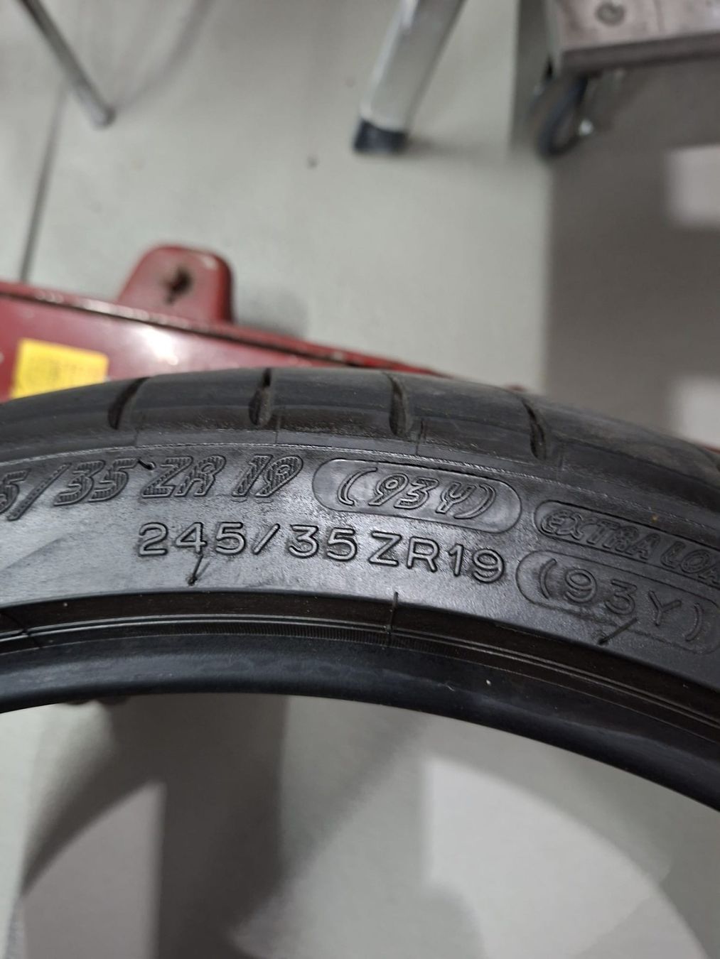 Pneumatici & Ruote complete: Pneu – Usato da Rupperswil venduto da Schmedi02