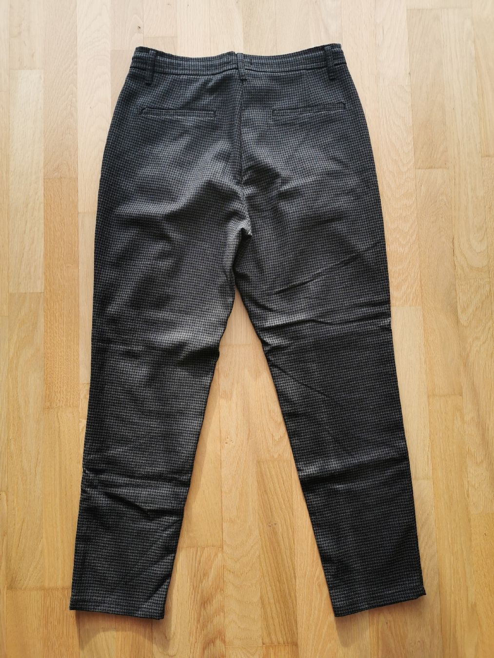 C&A Pantaloni: Schwarz-graue Hose, C&A, Gr. 38 – Nuovo (secondo la descrizione) da Ostermundigen venduto da AlwaysHaveFun90 1