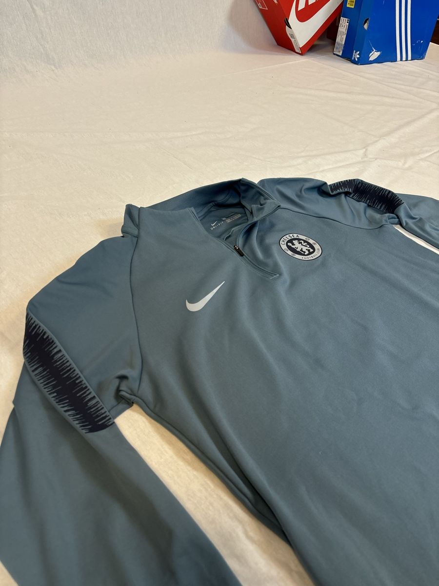 Nike Canottiere & Pantaloni: Nike Trainingsshirt Chelsea – Nuovo (secondo la descrizione) da Lindau venduto da KT_Vintage 2