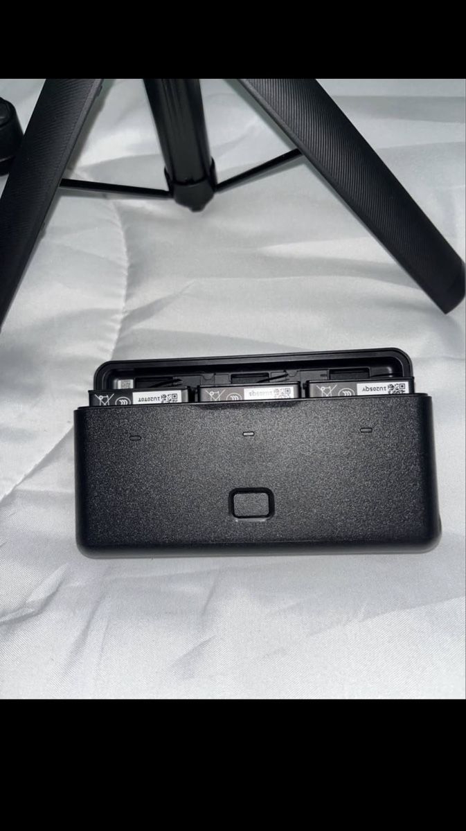 DJI Action Cam: DJI 360 with accessories  – Nuovo (secondo la descrizione) da Yverdon-les-Bains venduto da con_5qmg 1