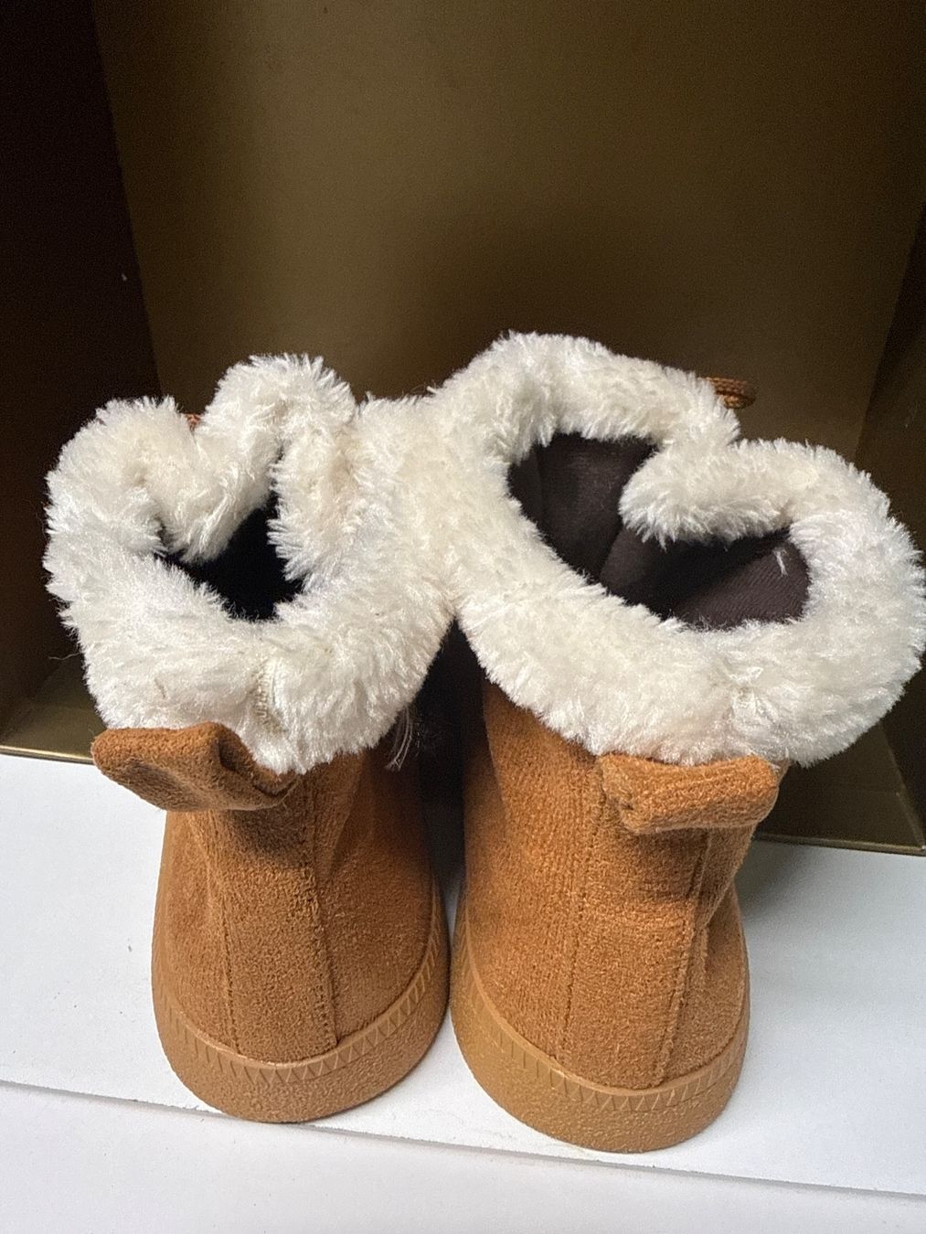 Scarpe da donna: HAUSSCHUHE gr 37 – Usato da Birr venduto da WalkyriaM 1