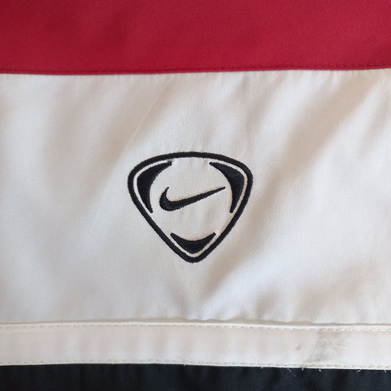 Nike Jacken: Vintage Nike Trackjacket (L) – Gebraucht aus Chamoson von Sapoloshop 1