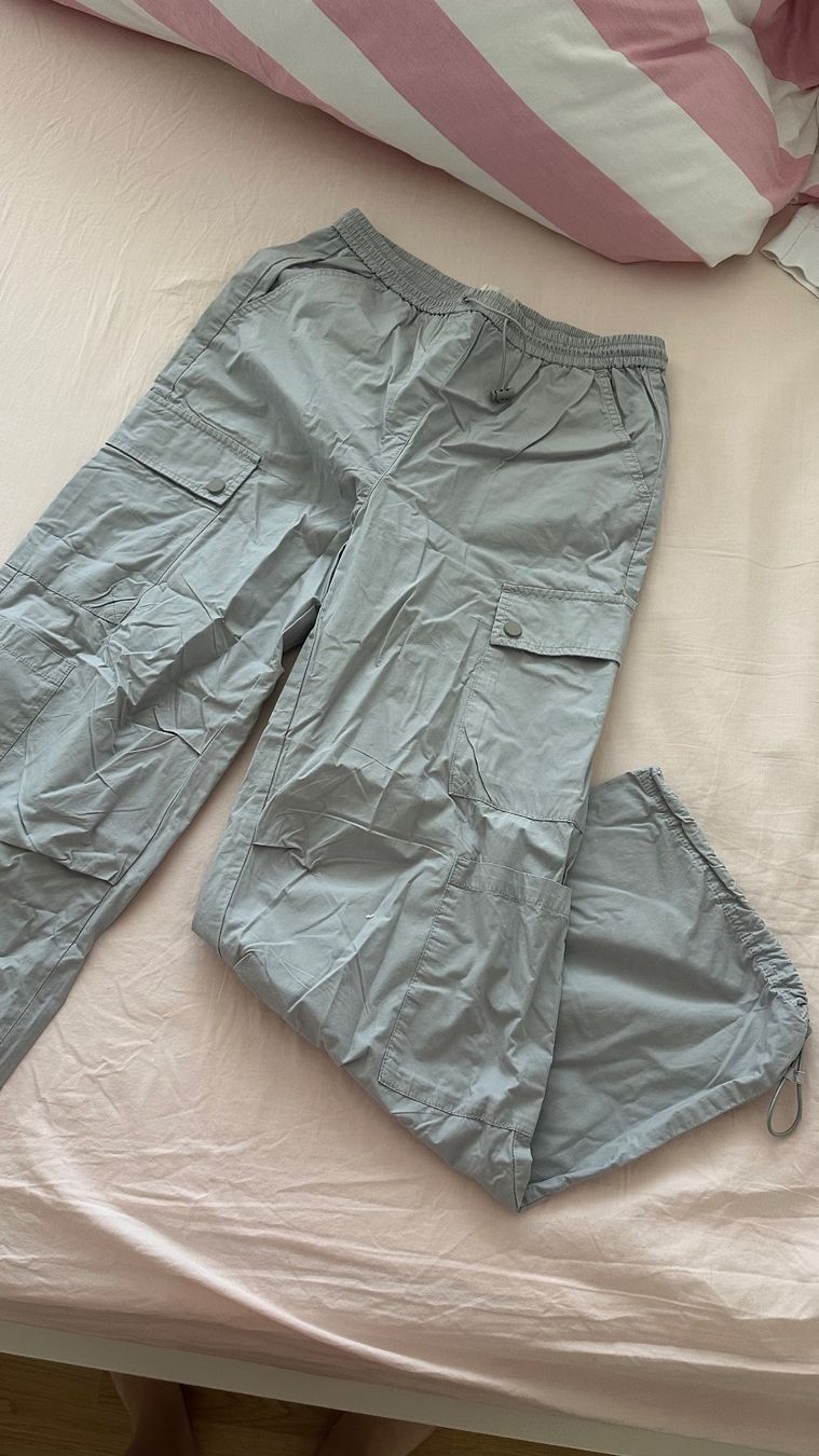 Pantaloni: Graue Cargohose – Usato da Basel venduto da jane_2h95 1