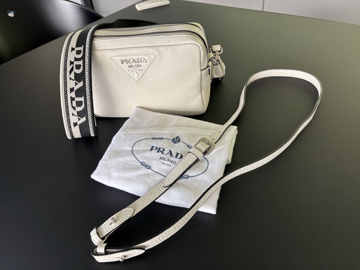 Prada Borse da donna: Prada Flou Crossbody Bag White – Nuovo (secondo la descrizione) da Biel/Bienne venduto da Eiskristall08