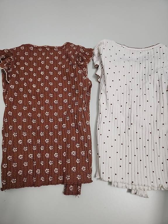 Camicette, T-shirt & Top: 2 T-Shirts Mädchen Gr. 128 – Usato da Zürich venduto da Rose_Marie
