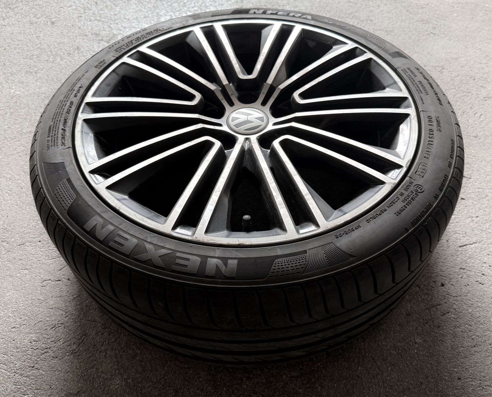 Volkswagen Pneus & Kompletträder: 4 Original VW 18" Alufelgen mit Sommerreifen – Top Zustand – Gebraucht aus Urdorf von sam.v.furrer 1