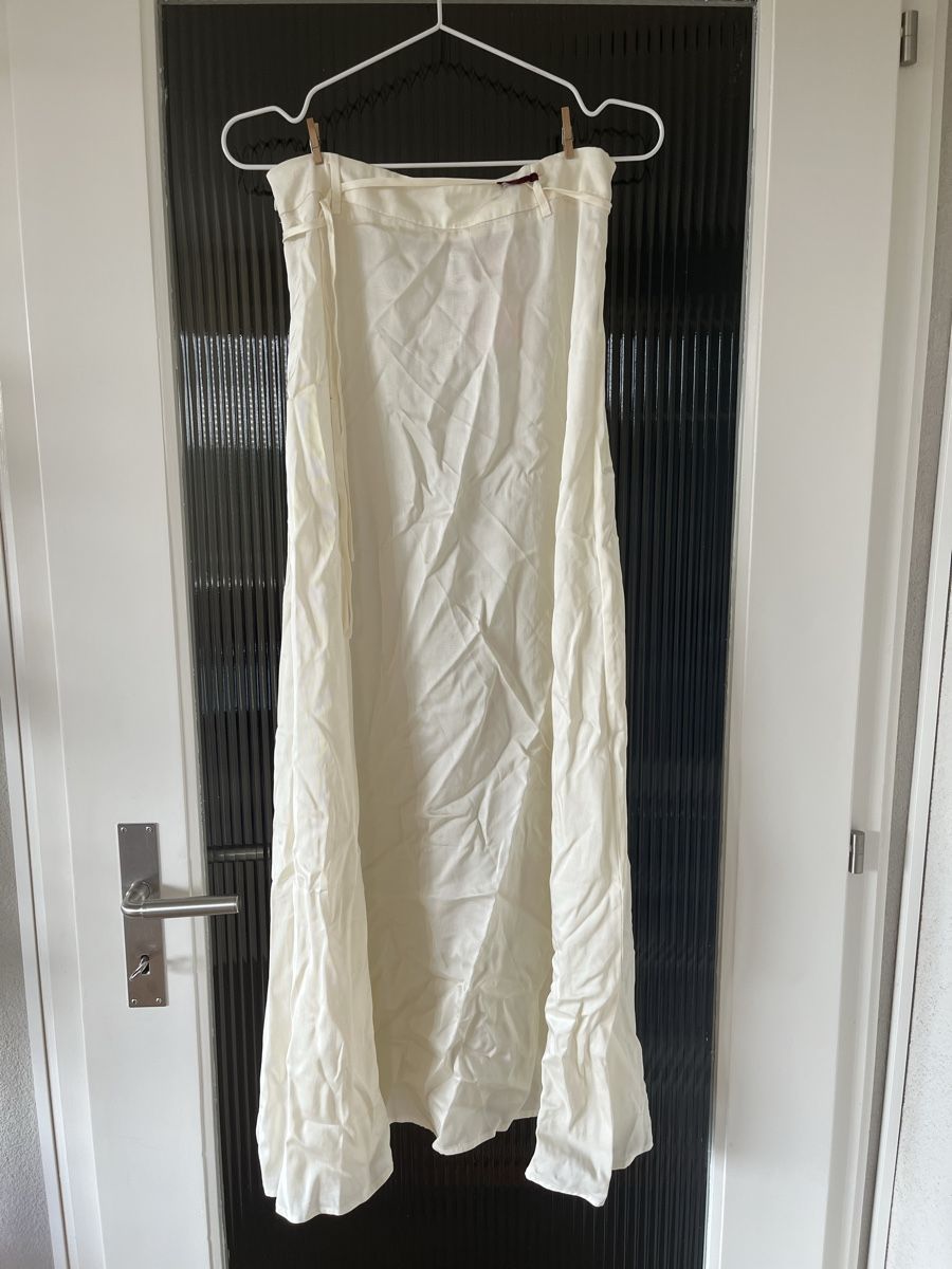 Jupes: Jupe blanche Taille M – D'occasion à Fribourg par ine_y5jc 1