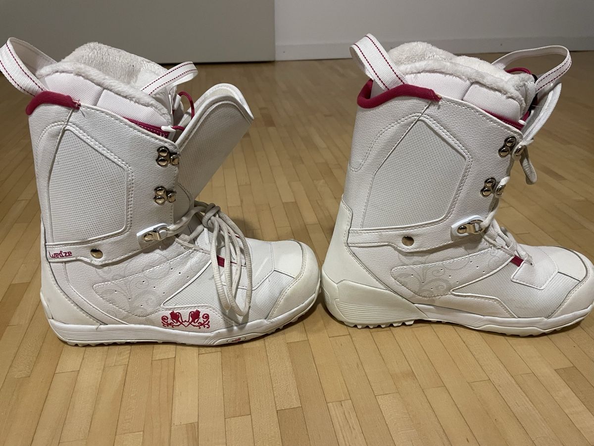 Decathlon Scarpe da donna: Snowboard boots size EU40 – Usato da Horgen venduto da car_tx5t 4