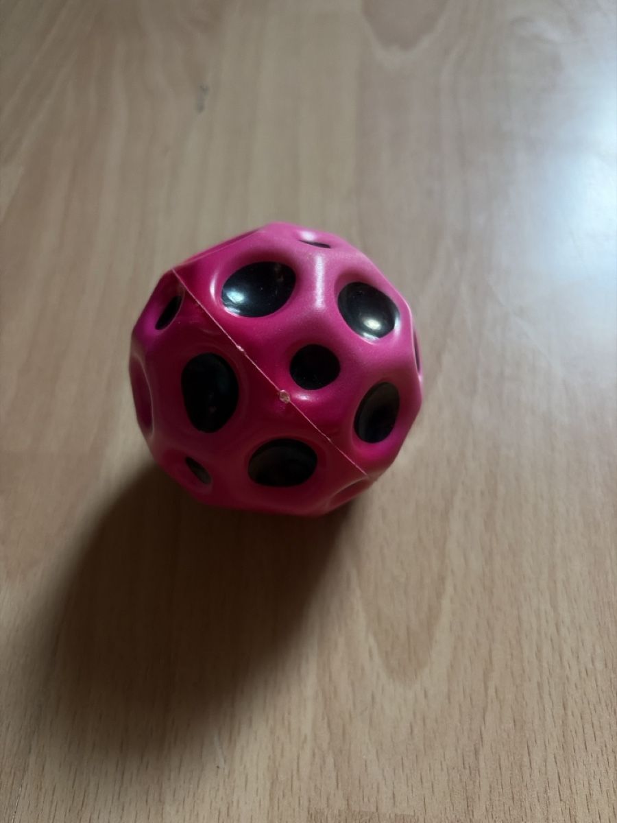 Giocattoli: Pink ball with black dots 6cm new – Usato da Bern venduto da mil_25l6