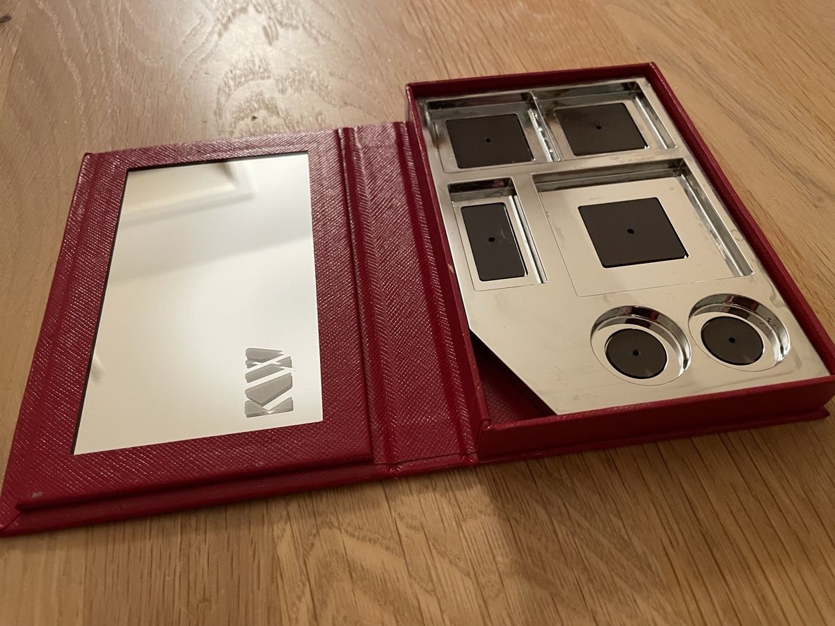Make-up: KJAER WEIS - COLLECTOR'S KIT (EMPTY) – Usato da Bern venduto da pr12 2