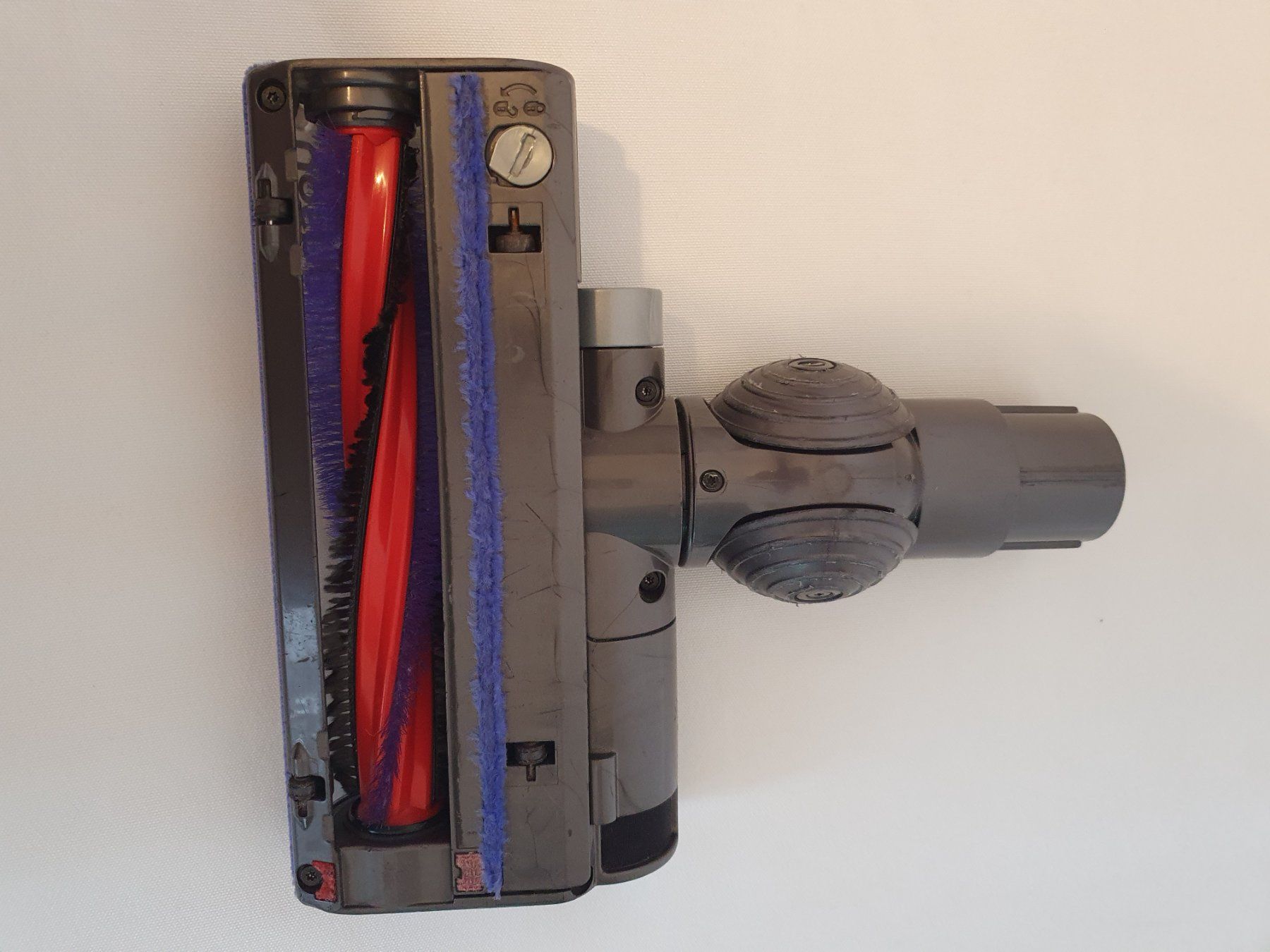 Dyson Aspirateurs & Accessoires: Brosse Dyson btosse ne tourne pas – Défectueux à Lausanne par Af2016 2