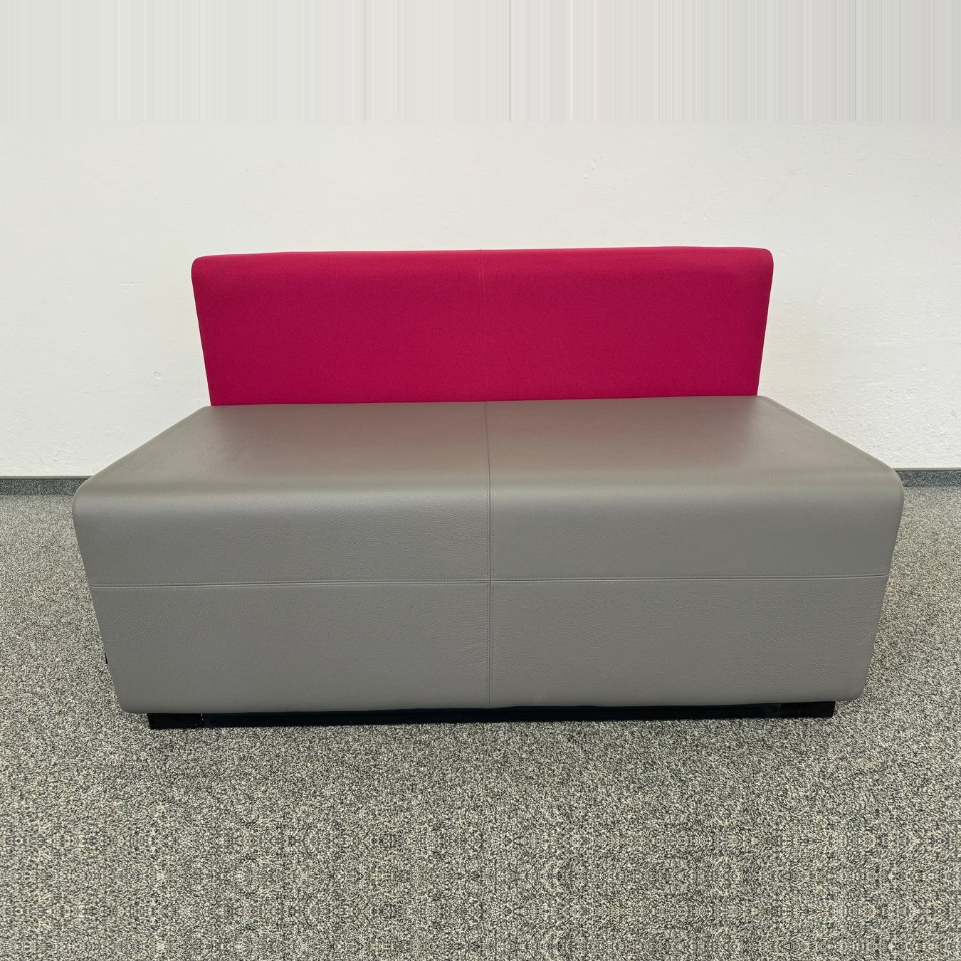 Divani: Bene PARCS CAUSEWAY Lounge Sofa Small – Usato da Schönenwerd venduto da mcofficeshop 2