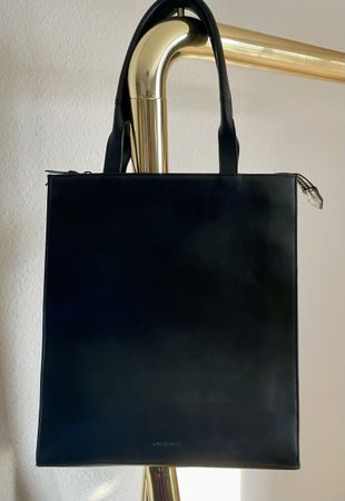 Schöne ROYAL REPUBLIQ Ledertasche gross, schwarz, neuwertig