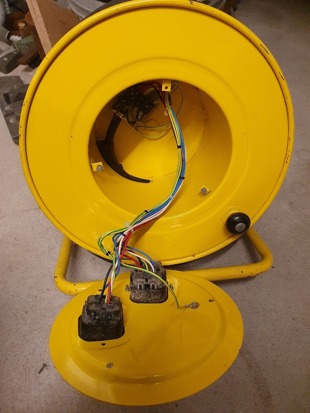 Kabel: Kabelrolle 380V / 400V – Gebraucht aus Burgdorf von LIO.Burg.34 1