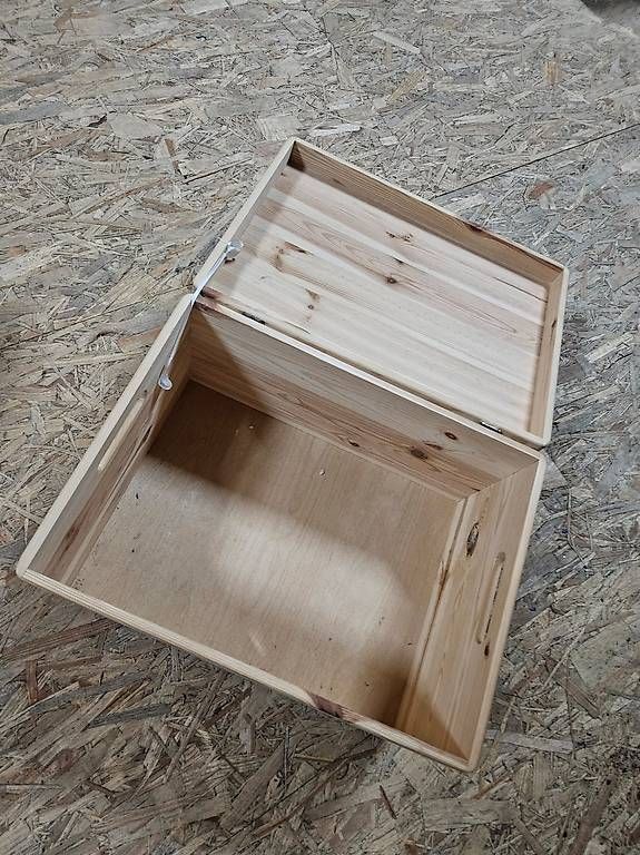 Casse di trasporto: Boîte en bois – Usato da Henniez venduto da Tjiminy 2