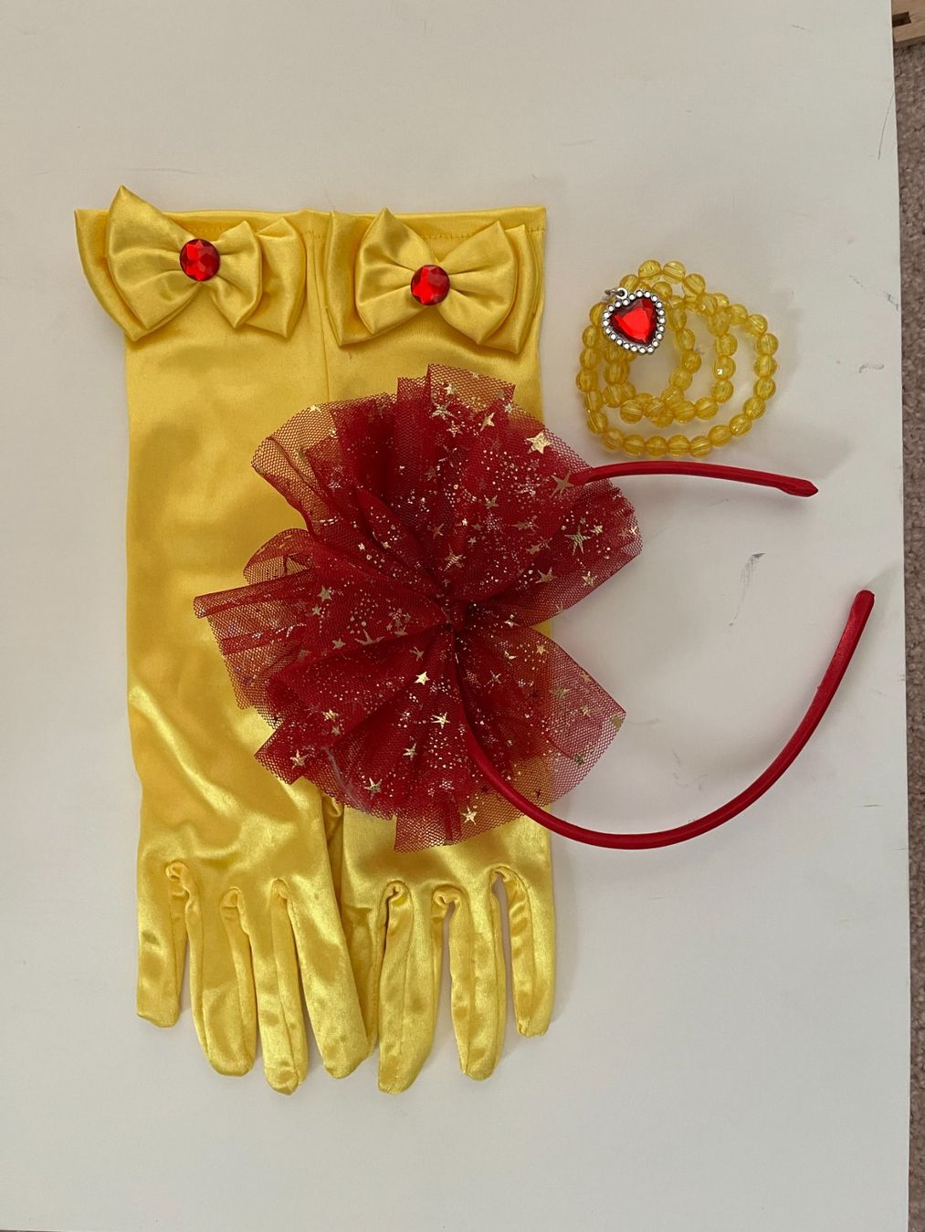 Costumi: Déguisement Princesse Jaune taille 130 – Usato da Onnens VD venduto da thi_6rvw 1