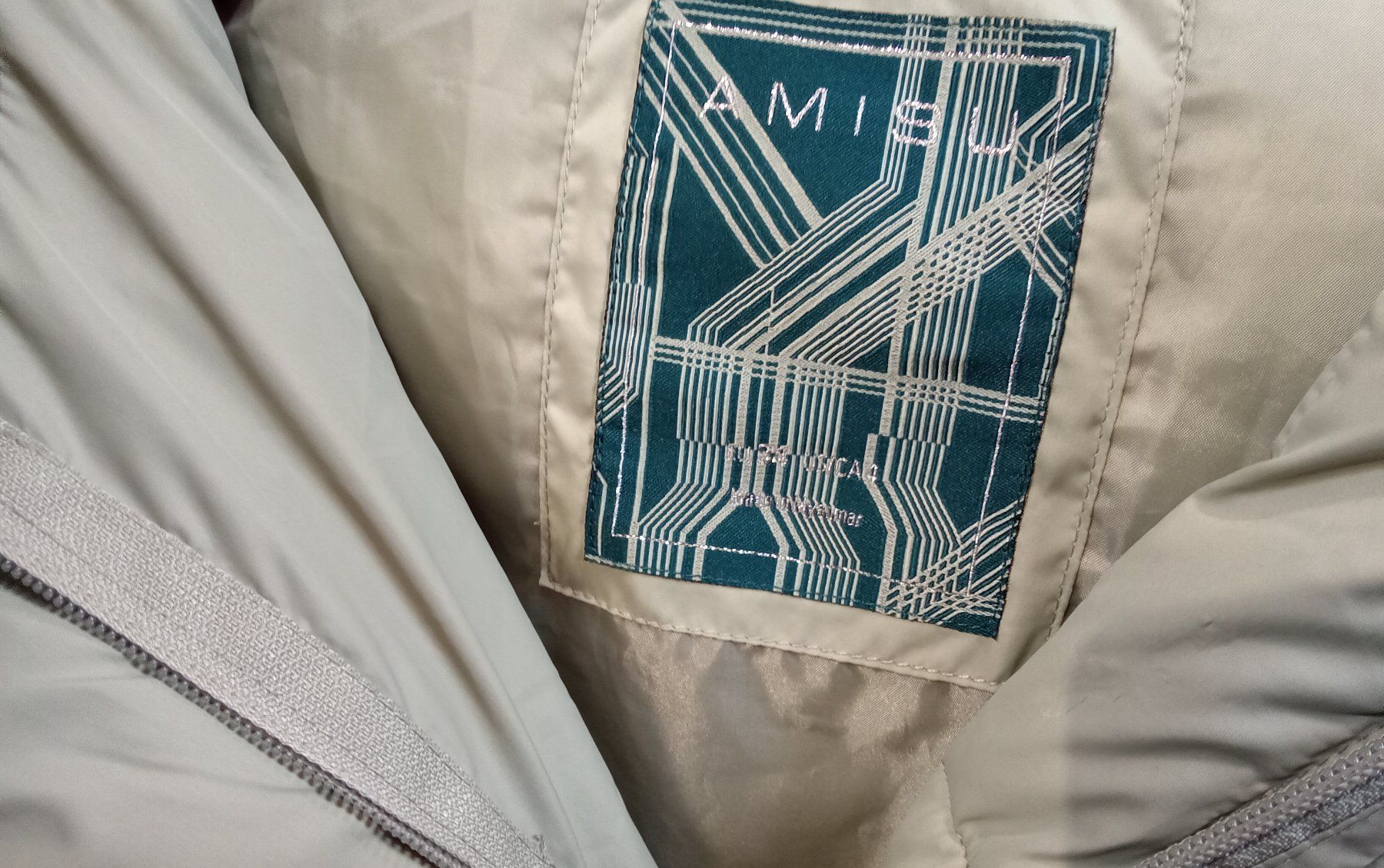 Lotti di vestiti: Jacke, Pullover, Weste und Mützen – Usato da Mollis venduto da 5903philipp 4