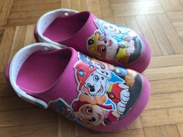 Badeschuhe von Crocs mit Paw Patrol Grösse 30/31 (C13)